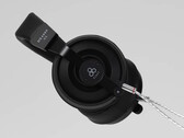 The Final DX4000 CL closed-back headphones are designed to replicate a wide soundstage.