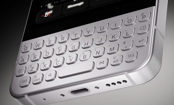 The Minimal Phone 2 no longer has its audio jack at the bottom like on its predecessor.
