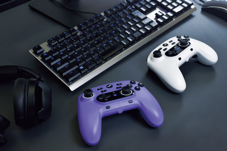Two of the four available colors (image source: Hori)