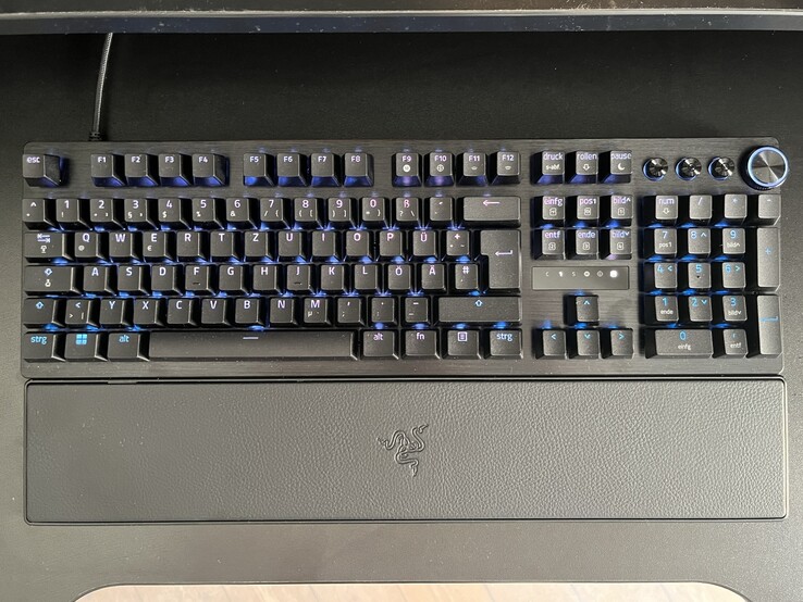 The Razer Huntsman V3 Pro comes with important e-sports features such as Rapid Trigger (Image: NBC).
