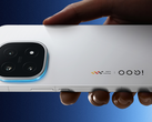 The iQoo 15. (Image source: iQoo)
