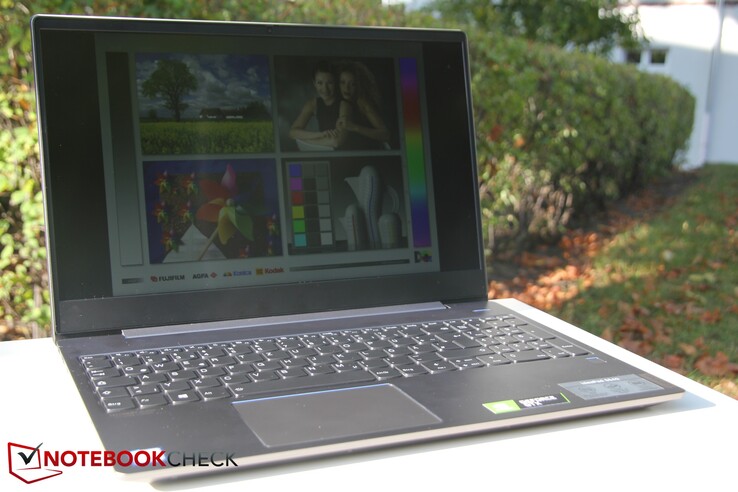 Lenovo IdeaPad S540-15IWL Review: great with real weakness - NotebookCheck.net Reviews