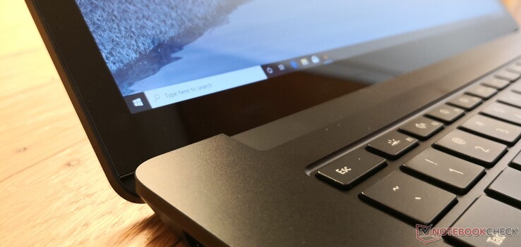 Surface Laptop 3 15 Ryzen 5 Review: Microsoft Can Do Better ...