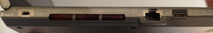 left side: Kensington Lock, RJ45-LAN, USB-A 3.1