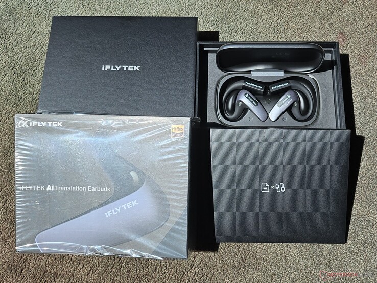 The packaging has a modern design and contains everything you need.