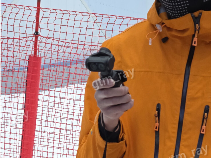 A prototype Insta360 Luna being used in Shenzhen.