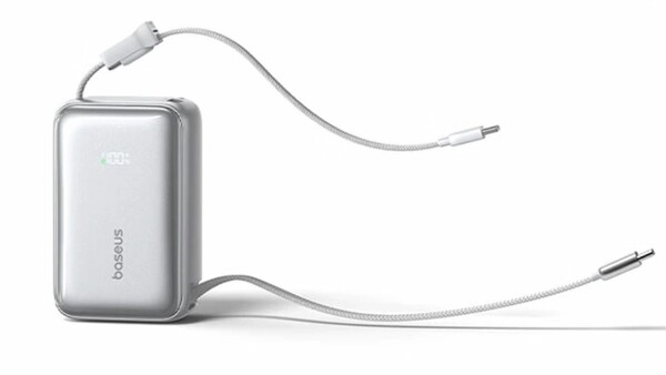 The Baseus PicoGo AR11 has two integrated USB-C cables, one of which is retractable.