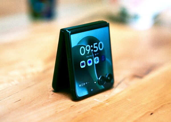 The Motorola Razr Ultra a.k.a. Razr Ultra 2025 shipped with Android 15.
