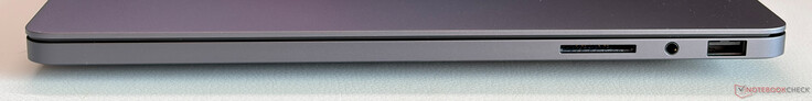 Right: SDXC card reader, 3.5 mm stereo jack, USB 3.2 Gen.1 (5 Gbps)