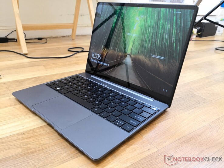Chuwi GemiBook CWI528 Laptop Review: Full sRGB Coverage For $300