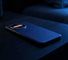 The Sharp Aquos R11 features an RGB LED strip in the camera module.
