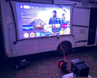 Anker's Nebula X1 projector can also be used outdoors (Image source: Marcus Schwarten / Notebookcheck)