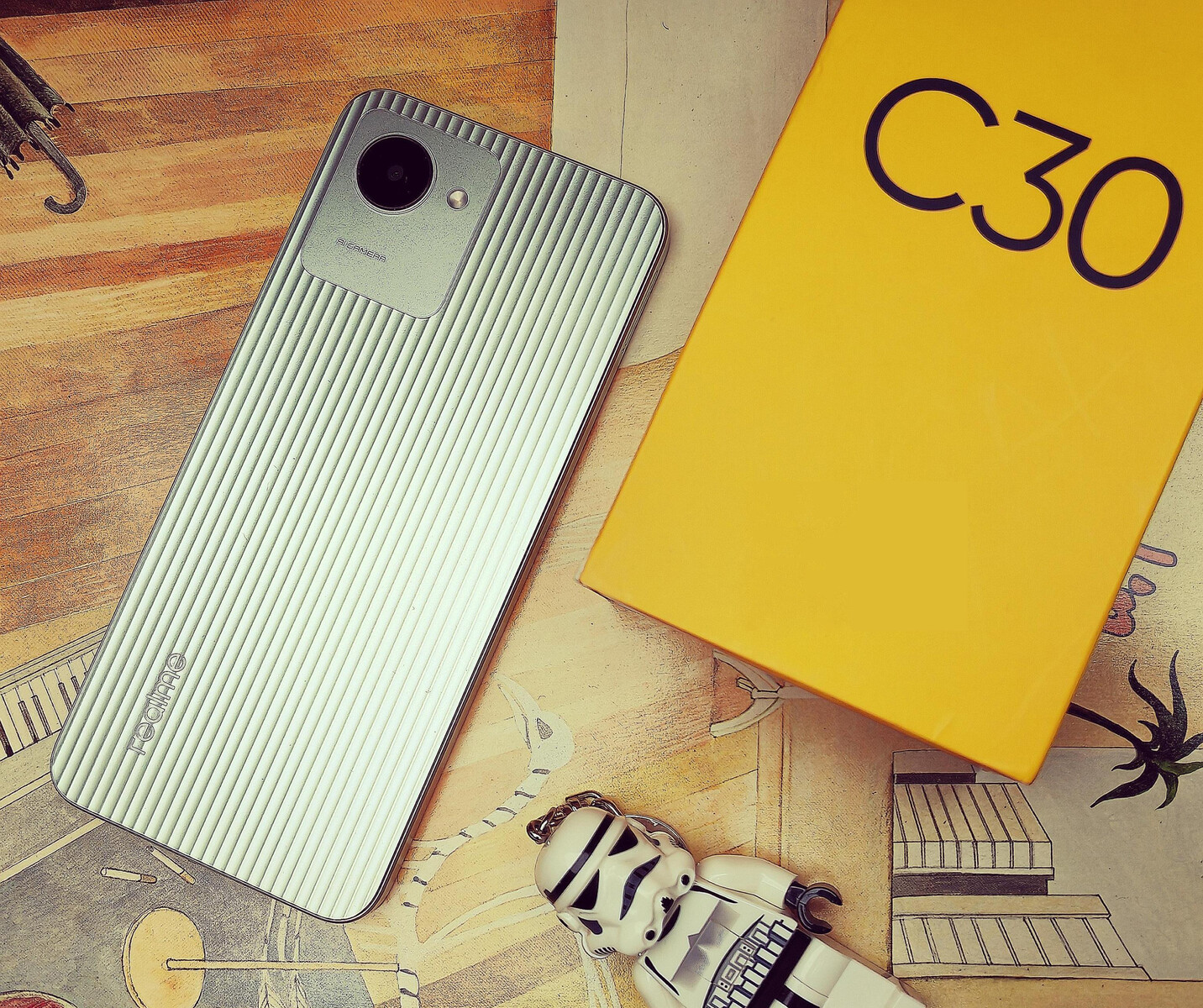 realme C30 smartphone review Fast storage and plenty of stripes for