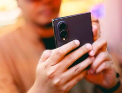 The Samsung Galaxy Z Fold8 halves the photo resolution when the temperature gets too high.