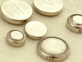 Button cells are almost gigantic compared to AH-LLZO batteries. (Image: pixabay)