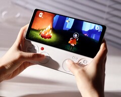 The Ayaneo Pocket Play was obviously inspired by the Sony Xperia Play.