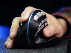 The E9 Pro is a new vertical mouse for gamers (Image source: Solakaka)