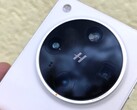 Following the Oppo Find X8 Ultra (pictured here) and the Oppo Find X9 Ultra, an Oppo Find X10 Ultra with a dual 200 MP periscope telephoto lens may follow. (Image source: Notebookcheck)