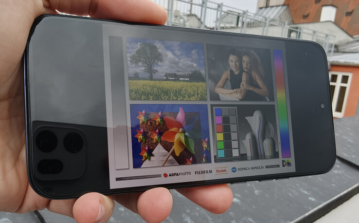 Outdoor use: Motorola Moto G67
