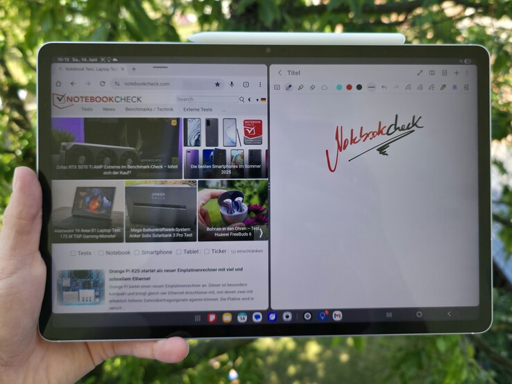 Samsung Galaxy Tab S10 FE Plus in review. (Image source: Marcus Herbrich)