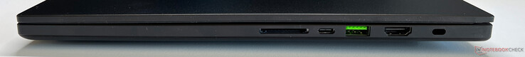 Right: SD card reader, USB-C 4.0 (40 Gbit/s, DisplayPort 1.4, Power Delivery 3.0), USB-A 3.2 Gen.2, HDMI 2.1, Kensington Security Lock