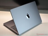 Apple MacBook Pro 14 with an M4 chipset. (Image source: Notebookcheck)