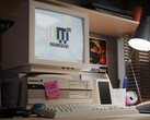 The Maingear Retro95 prebuilt gaming PC on a desktop (Image source: Maingear PR)