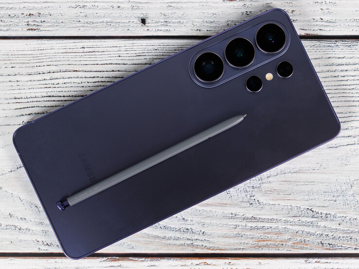 Samsung Galaxy S26 Ultra review. Test device provided by Samsung Germany.