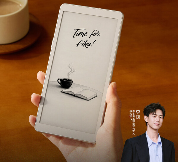 The iFlytek Fika has a Carta 1300 E Ink display.