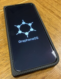 GrapheneOS may be experimental for the Pixel 10 series, but it is still highly stable and a great choice as a daily driver (Image Source: Notebookcheck)