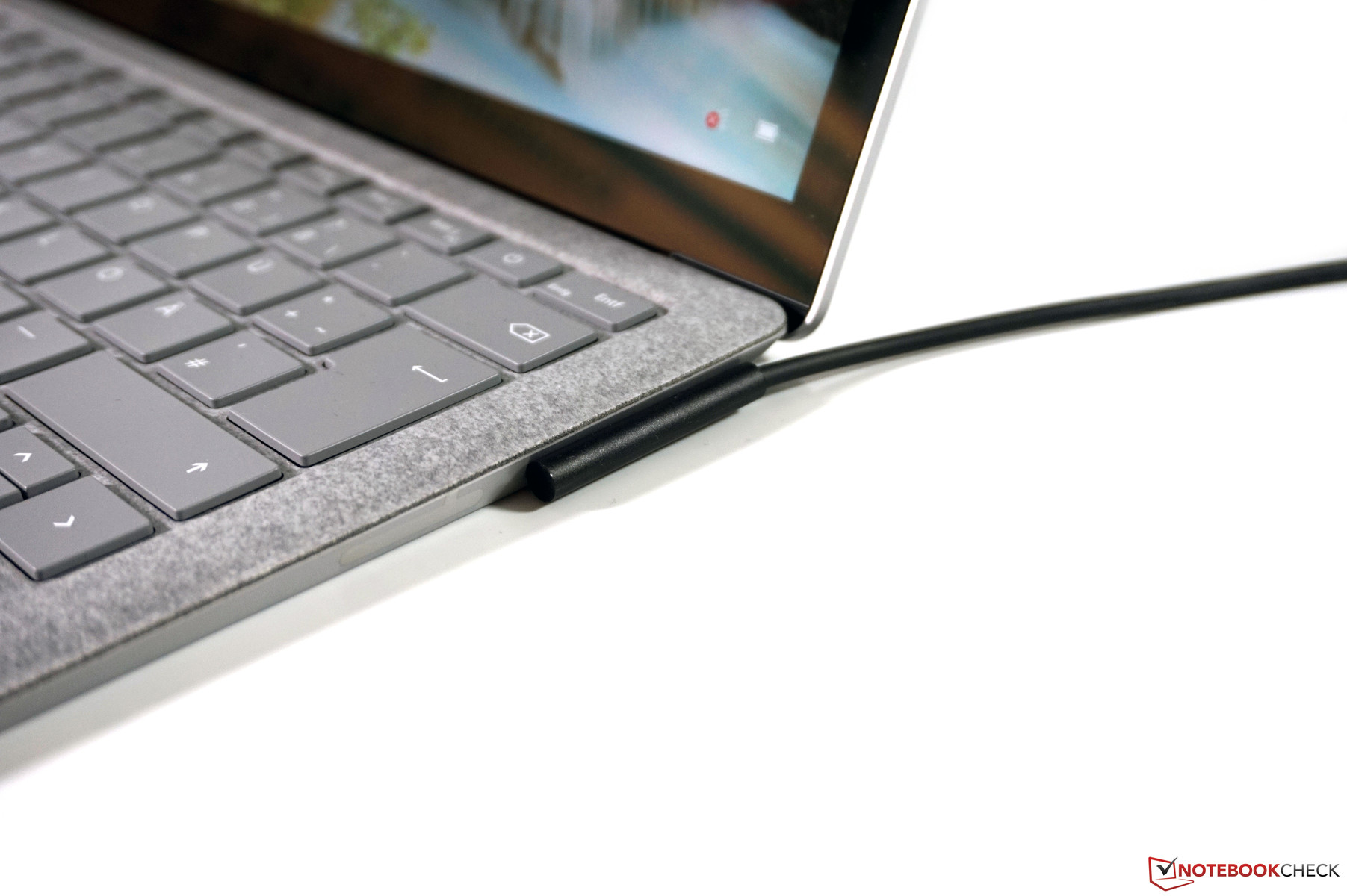 Microsoft Surface Laptop 2 Core I5 256 Gb Laptop Review Notebookcheck Net Reviews