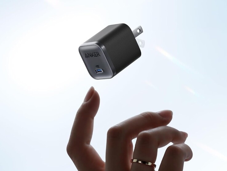 The Anker Nano Charger (45W, Smart Display) (US version)