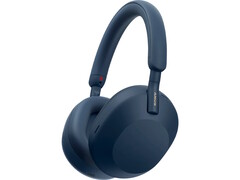 The Sony WH-1000XM5 has received a substantial $201.99 discount on Amazon.