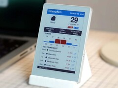 The PaperColor M5 is a developer board with display that can be turned into a smart home device