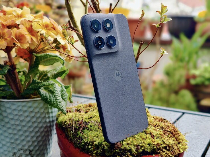 In review: Motorola Moto G67. Review unit provided by Motorola Germany.