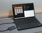The ThinkPad P14s Gen 4 weighs 1.35 kg (2.97 lbs). (Source: Mario Petzold for Notebookcheck)
