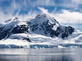 An image showing Paradise Bay, in northwestern Antarctica. (Image source: Patrick Poendl, Adobe Stock)