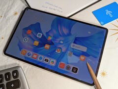 Test de la Lenovo Tab P12 : une tablette XXL puissante avec de nombreux  accessoires - Notebookcheck.fr
