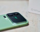 The Xiaomi 17 Pro Max has a fairly large display on the back. What can you do with it? (Image source: Notebookcheck)