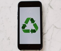 Old mobile phones can be used for environmentally friendly new IT concepts.