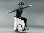 The Honda XR Mobility Experience combines the UNI-ONE powered-wheelchair with VR goggles. (Source: Honda)