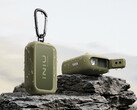 The INIU Outdoor Rugged 10000 power bank comes with a built-in white/red flashlight, tripod socket, and clip.