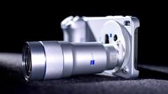 Vivo and an early hands-on preview showcases the Vivo X300 Ultra in detail during the MWC opening day.