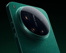 The Xiaomi 17 Ultra's resplendent green finish is set to be available globally.