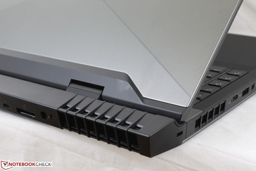 Alienware 17 R4 (7820HK, QHD, GTX 1080) Laptop Review ...