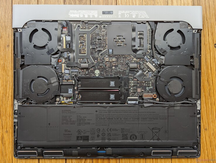 Alienware x16 R2