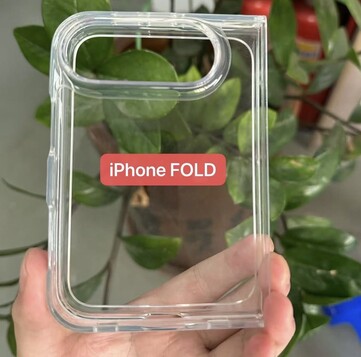 Leaked iPhone Ultra/Fold cases.