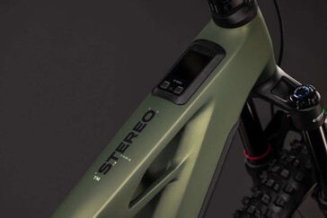 The display is integrated into the top tube