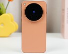 The orange Vivo X500 Pro Max will be available as a global model with a larger battery than the EU version, according to a dealer listing in Hong Kong.