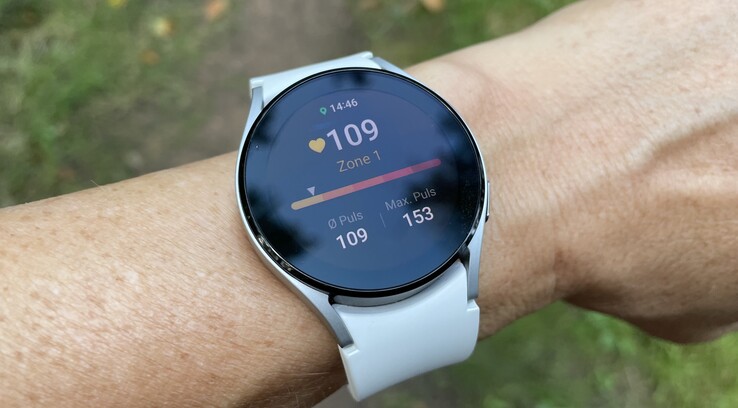 on a samsung galaxy s gear 2 s health frequency setting for heart rate monitor